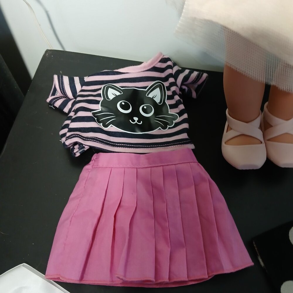 Out Generation 18 inch doll with accessories - Picture 8 of 8